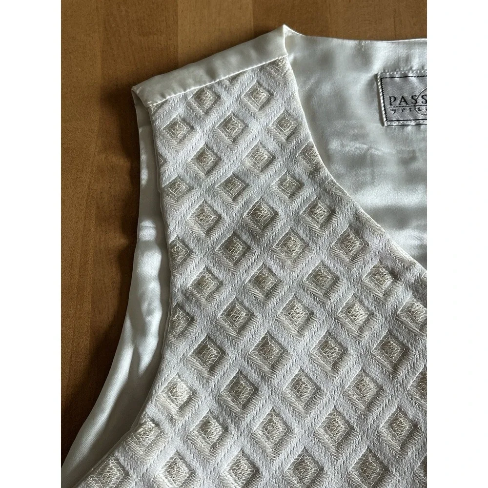 Passports of‎ Pier 1 Imports Women's Sleeveless Embroidered Cream Gold Vest Sz M